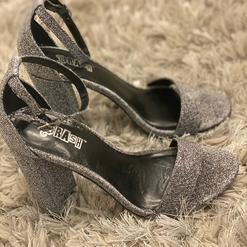 SIZE 7